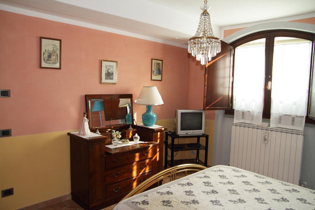 I Due Frassini Apartman Montespertoli Szoba fotó